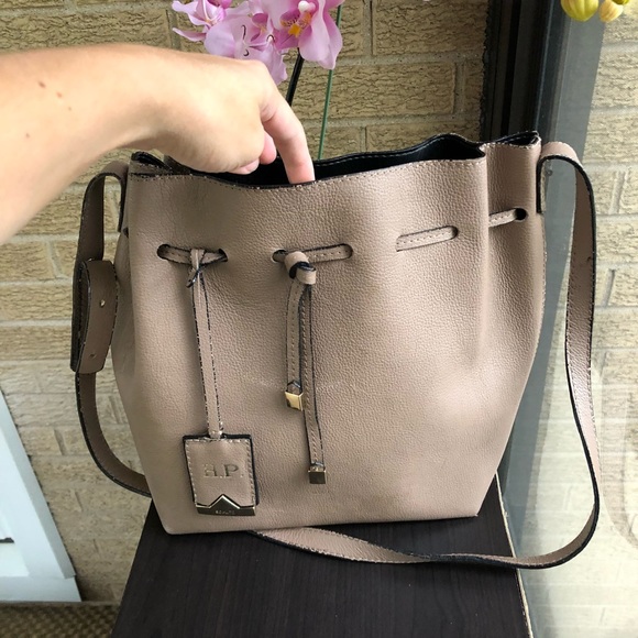 Brand name purses - Picture 8 of 8